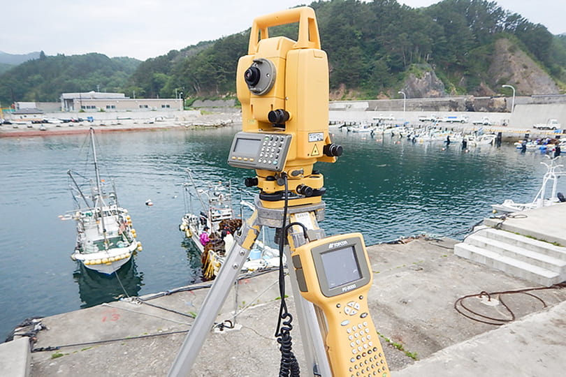 トータルステーション（TS）の写真